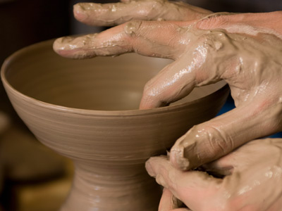 Clay modelling and pottery workshop